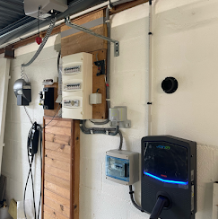 Installation de recharge véhicule électrique avec tableau propre
